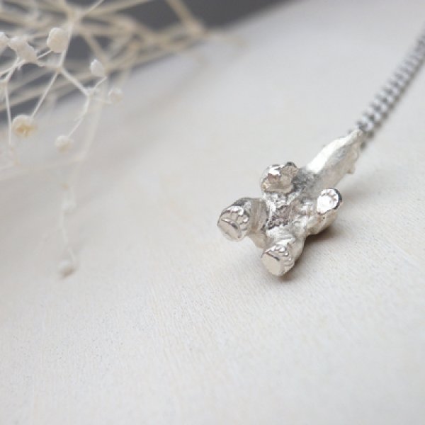 画像4: 立ち上がるしろくま　ペンダント　（シルバー） (4)