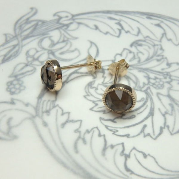 画像4: ローズカットピアス　（スモーキークオーツ5ｍｍ・K10イエローゴールド） (4)