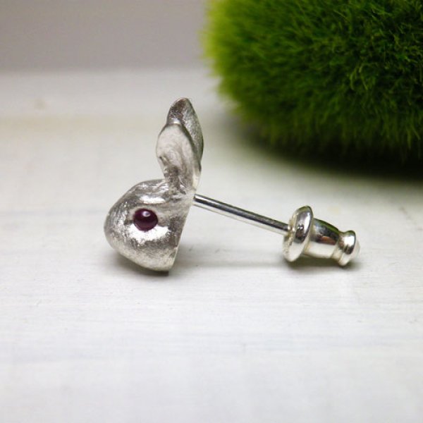 画像6: 赤いお目目のうさぎ　ピアス　（シルバー　ルビー）　※片耳用です (6)