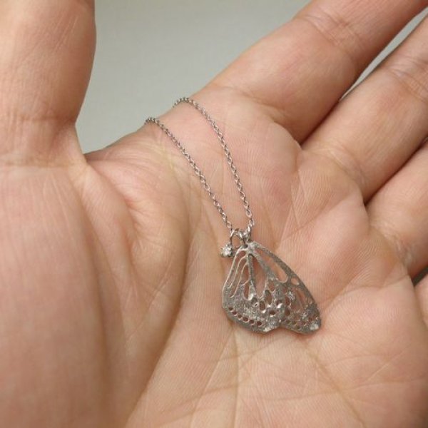 画像5: 透かし　ちょうちょ　ネックレス　あさぎまだら　（シルバー　ダイヤ） (5)