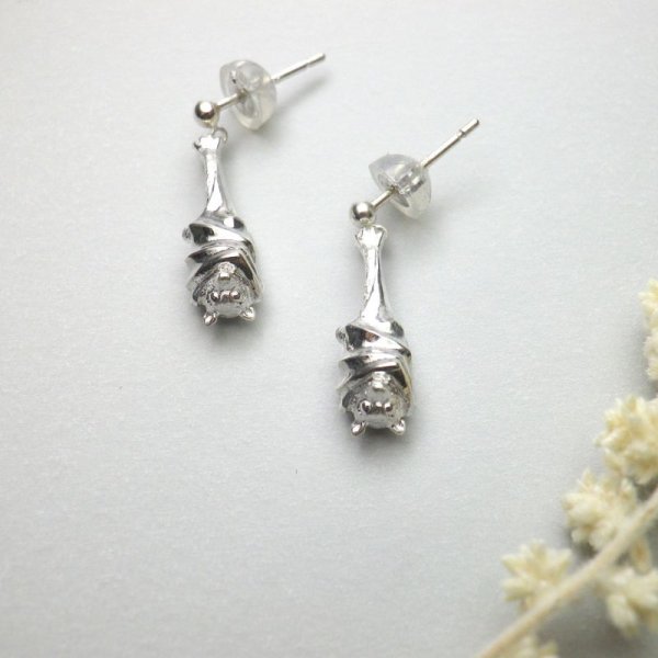 画像2: こうもり　kou ピアス　（シルバー） (2)