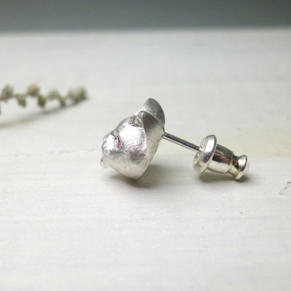 画像5: ねこのベー　ピアス　（シルバー　グリーンサファイア）　※片耳用です (5)