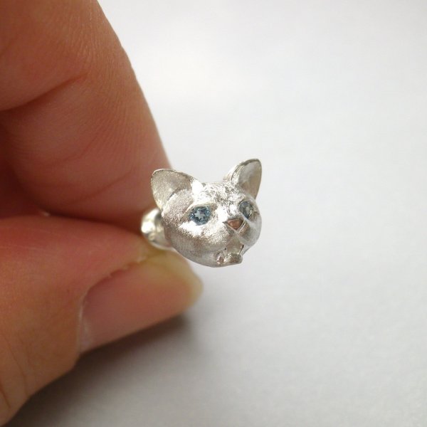 画像6: ねこのシャー　ピアス　（シルバー　ブルートパーズ）　※片耳用です (6)