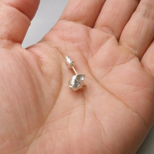 画像7: ねこのシャー　ピアス　（シルバー　ブルートパーズ）　※片耳用です (7)